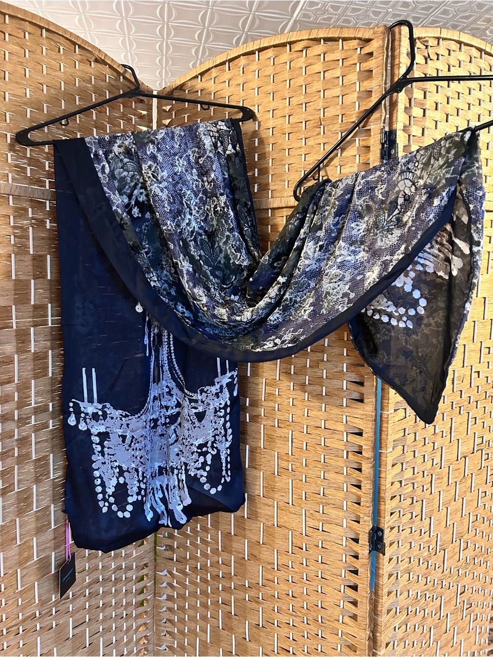 Lightweight Two-Sided Chandelier and Velvety Print Scarf in Navy & Gray